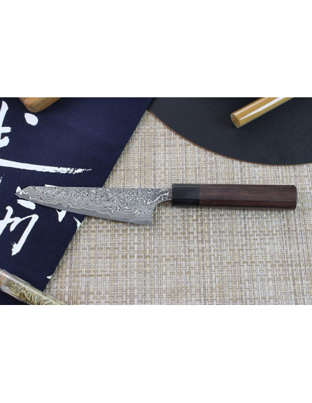 Faca japonesa artesanal Masakage Kumo 15cm 63 camadas em damasco honesuki