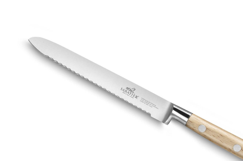 Sabatier Brocéliande forged serrated Universal knife 12cm beech handle