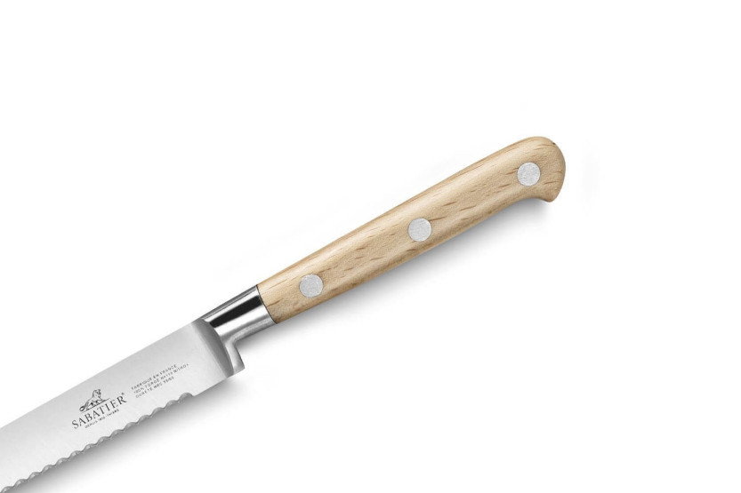Geschmiedetes Universalmesser Sabatier Brocéliande gezackt 12cm Buchenholzgriff