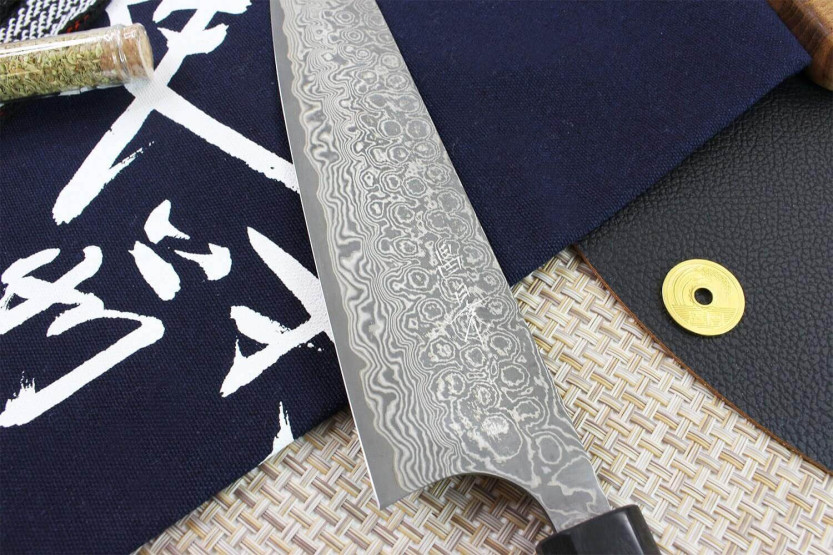Masakage Kumo 21cm käsintehty japanilainen keittiöveitsi Damascus 63 kerrosta