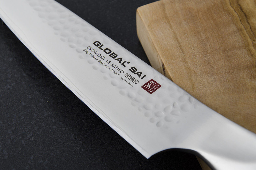 Global Sai M01 Japanilainen kokkiveitsi 14cm vasaroitu terä 14cm vasaroitu terä