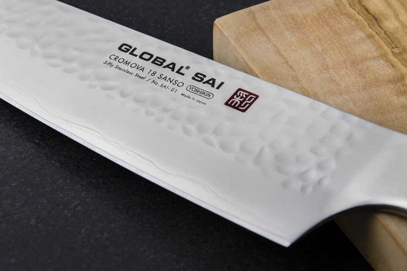 Global Sai 01 Japanese chef ' s knife with hammered blade 19cm