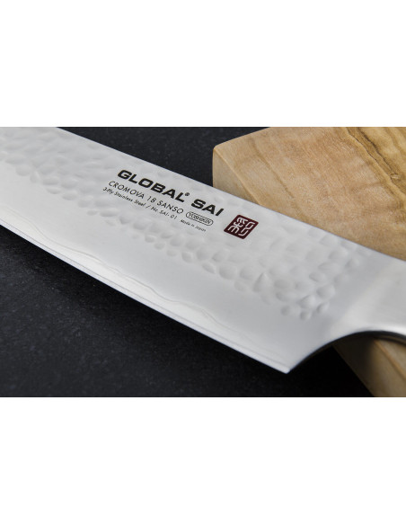 Global Sai 01 Japans koksmes met gehamerd lemmet 19cm