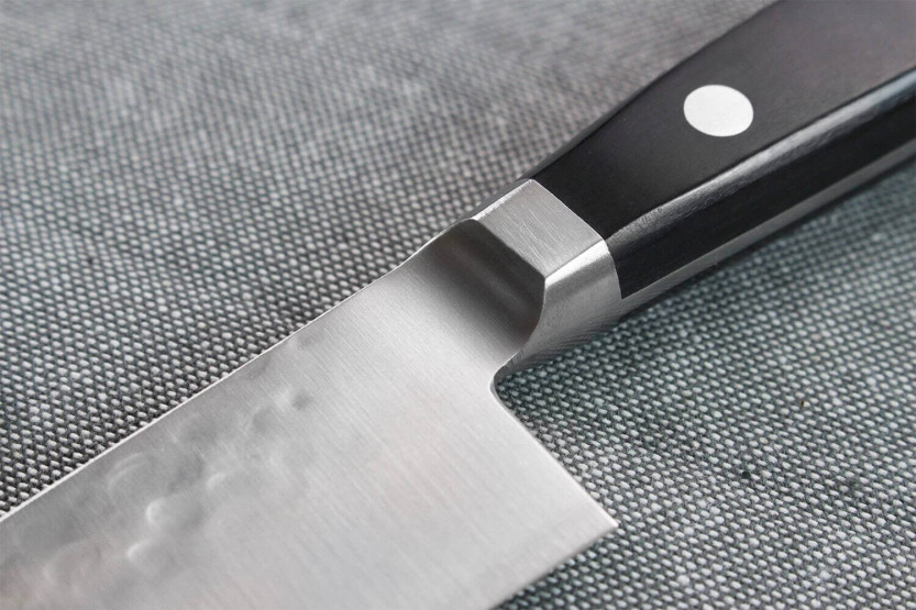 Coltello da chef giapponese Kagekiyo martellato da 24 cm fatto a mano