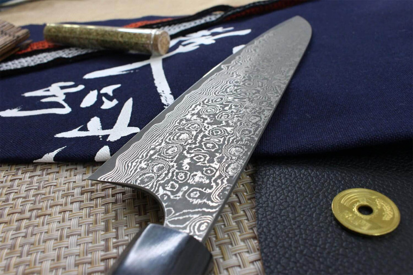 Masakage Kumo 24cm käsintehty japanilainen keittiöveitsi Damascus 63 kerrosta