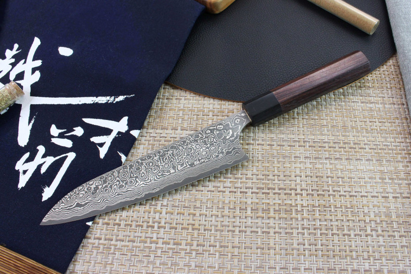 Handwerkliches japanisches Kochmesser Masakage Kumo 18cm Damast 63 Schichten