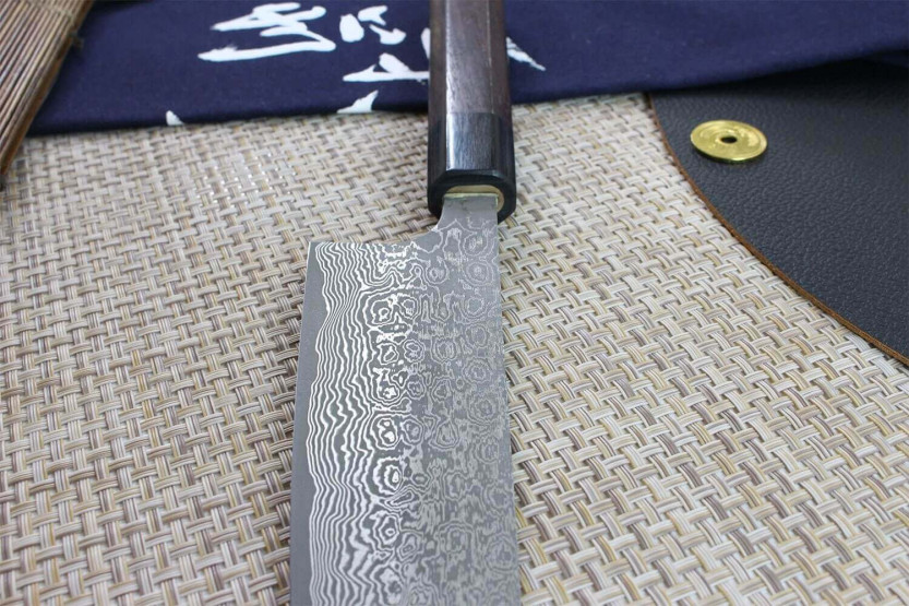 Masakage Kumo 16,5 cm 63-lagers damaskus handgjord japansk santokukniv