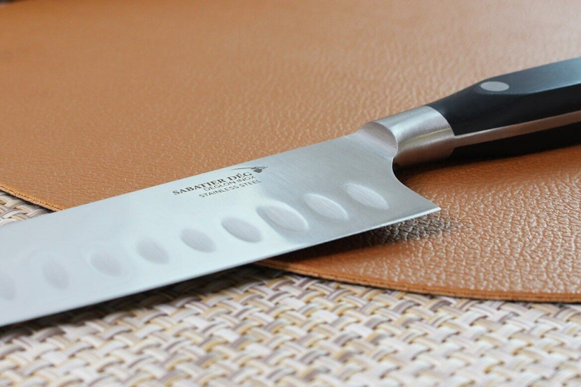 Ideal Sabatier DEG santokukniv 17 cm med granton-knivblad