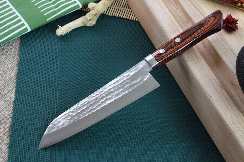 santokukniv Japonese artisanal Masutani 16,5cm martelé