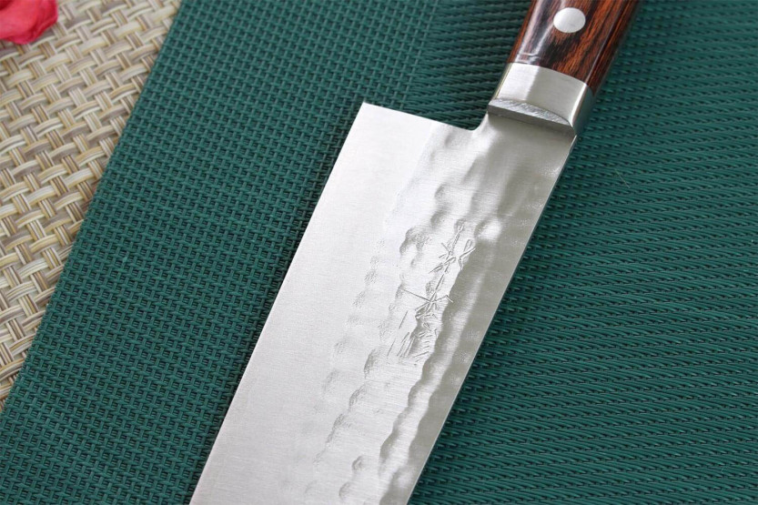 santoku knife Japonese artisanal Masutani 16.5cm martelé