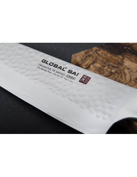 Global Sai 03 Japansk santokukniv med hamrat blad 19cm