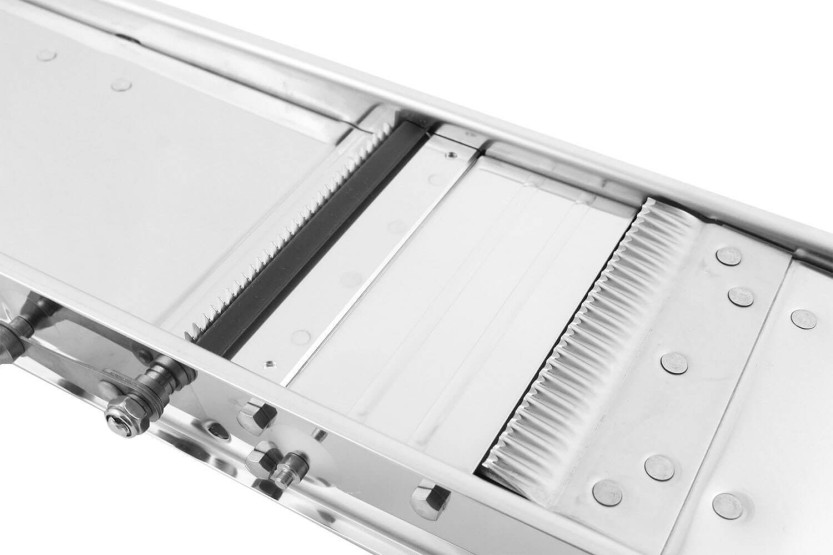 mandolina de cocina profesional Bron Coucke con carro protector