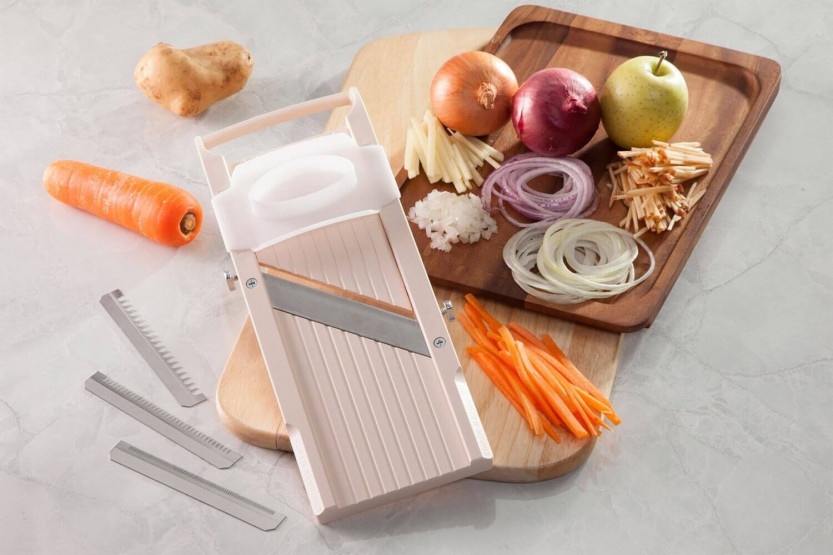 Professional Japanese Kitchen mandolin Super Benriner 3 blades + pusher