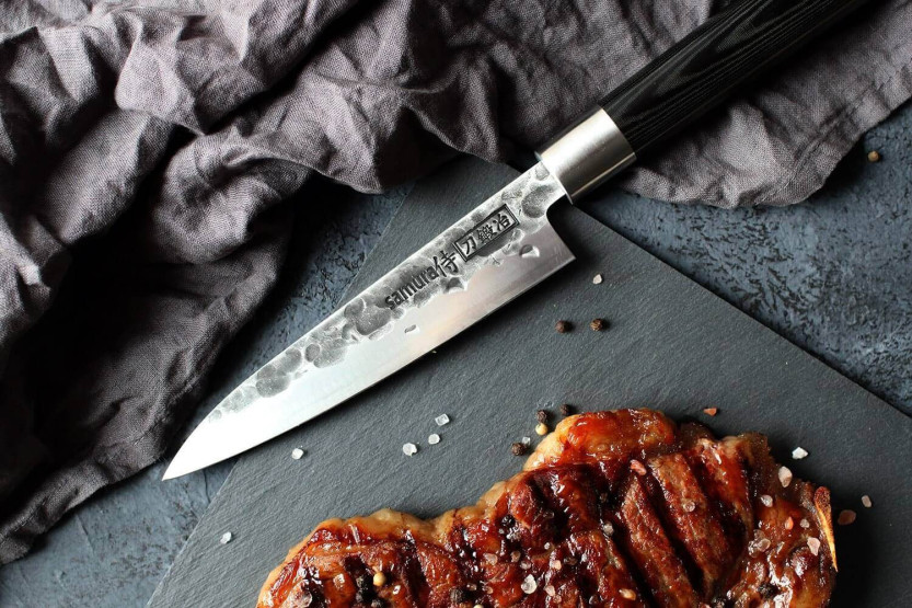 Sæt med 3 Samura Blacksmith hamrede knive: universal + santoku + nakiri
