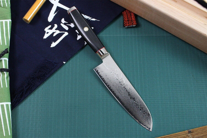 faca santoku japonesa faca santoku Yaxell SuperGou Ypsilon 16,5cm Damascus 193 camadas