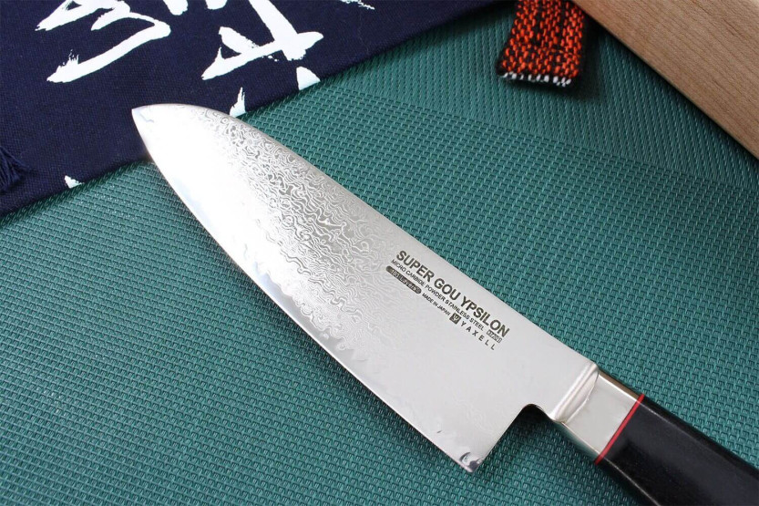 faca santoku japonesa faca santoku Yaxell SuperGou Ypsilon 16,5cm Damascus 193 camadas