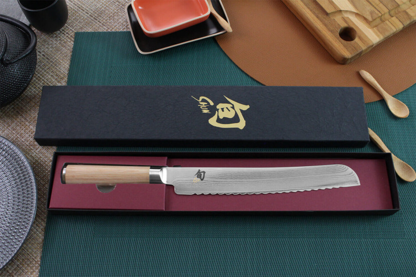 Kai Shun Classic White damask 33 layers 23cm Japanese Bread knife