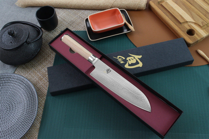 Kai Shun Classic Hvit damask 33 lag 18 cm japansk santoku-kniv