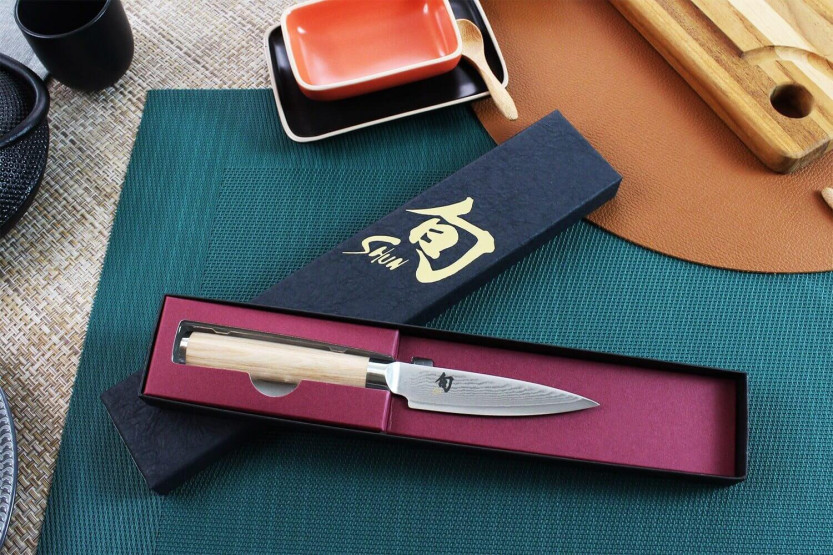 Cuchillo mondador  Japonés Kai Shun Classic White Damasco de 32 Capas 10cm