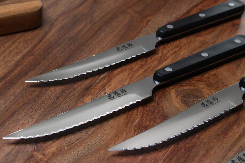 Wusaki table set 4 steak knives 11cm
