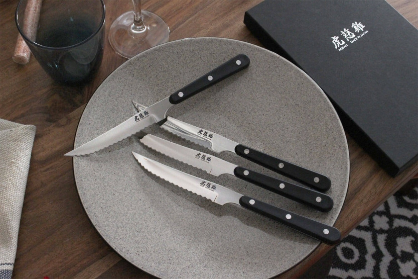 Wusaki table set 4 steak knives 11cm