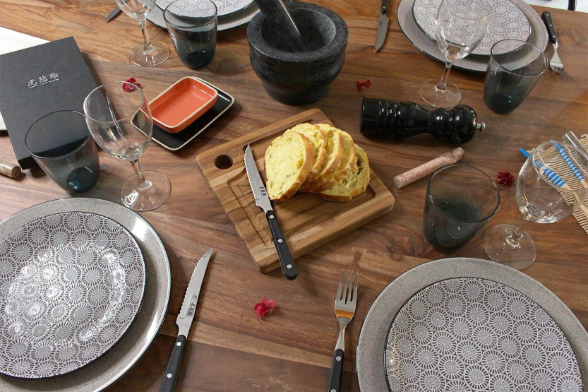 Wusaki tafelset 2 steakmessen 11cm + 2 vorken