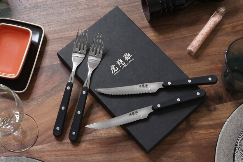 Conjunto de mesa Wusaki 2 facas para bifes 11cm + 2 garfos
