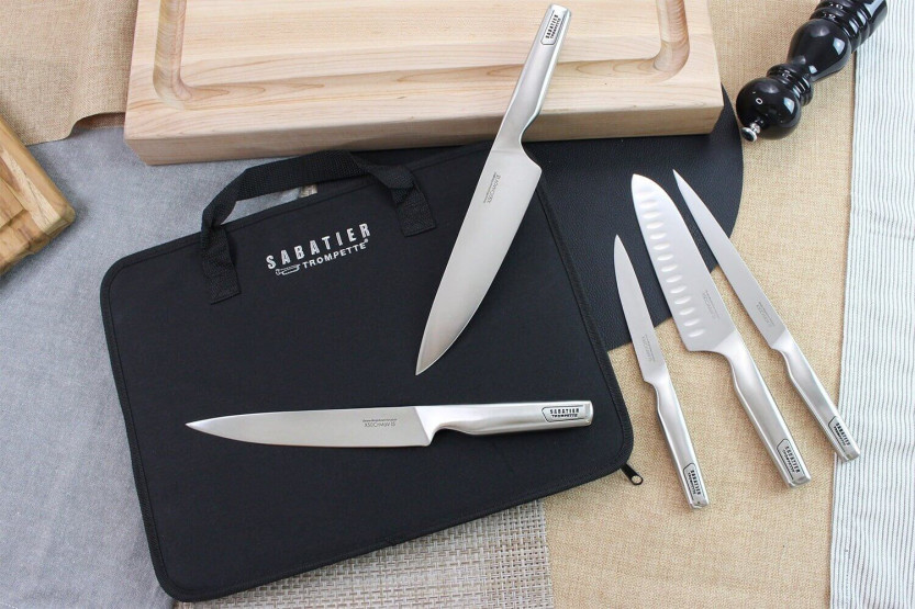 Extra-flat 5-knife Sabatier Trompette Asean stainless steel case