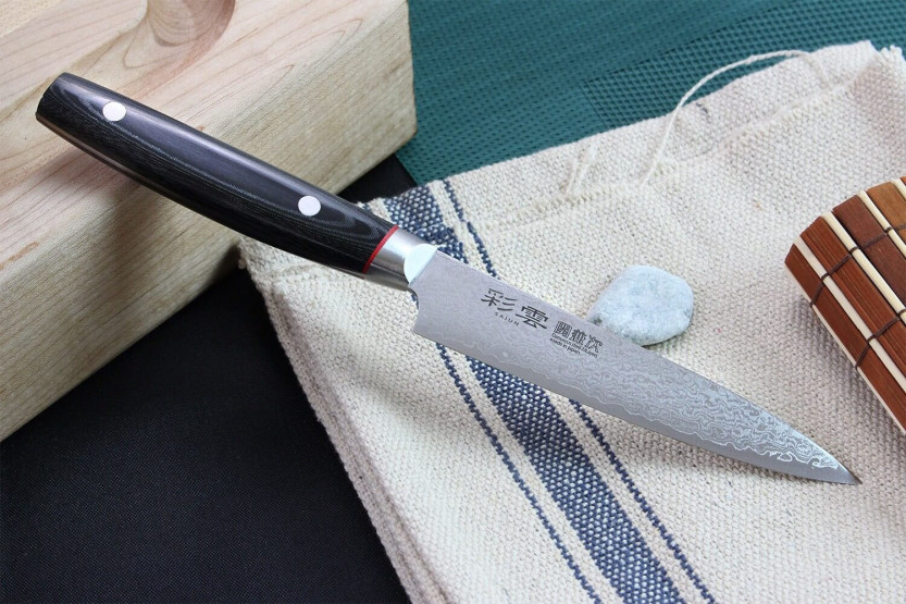 Kanetsugu Saiun 12cm damascus 65-kerroksinen japanilainen yleispuukko