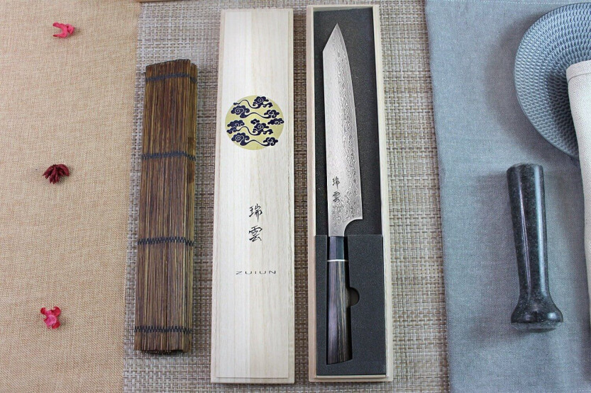 Japanisches Sujihiki-Messer Kanetsugu Zuiun Stahl SPG2 Damast 24cm