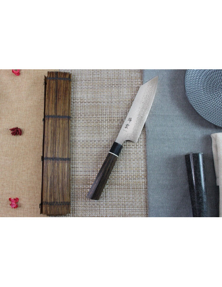 Kanetsugu Zuiun 18 cm stål SPG2 damaskus japansk santoku-kniv