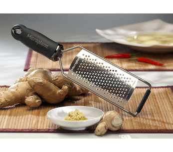 Ralador grosso Microplane Gourmet com cabo preto 2