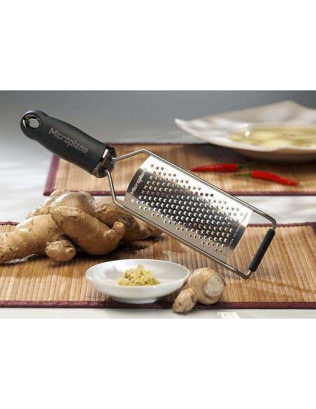 Microplane Gourmet karkea raastin musta kahva