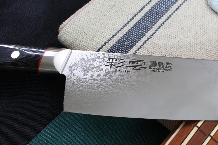 Kanetsugu Saiun japansk kokkekniv 23 cm damaskus 65 lag