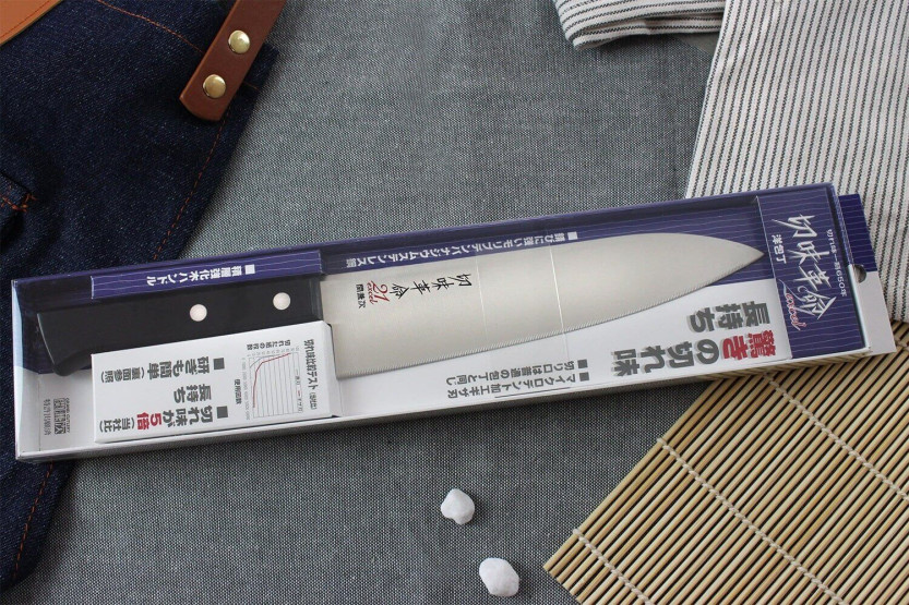 Kanetsugu Rev 21 japansk kokkekniv 18 cm med mikrotakket blad