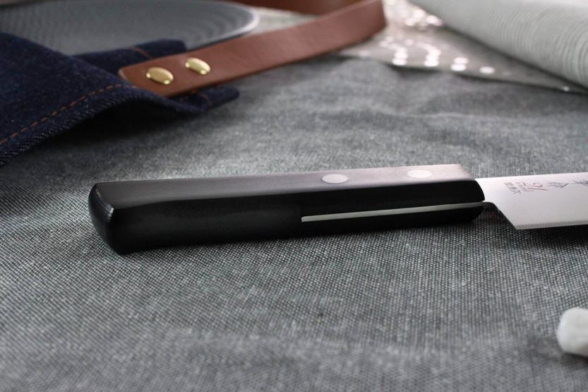 Kanetsugu Rev 21 japanese chef ' s knife 18cm micro serrated blade