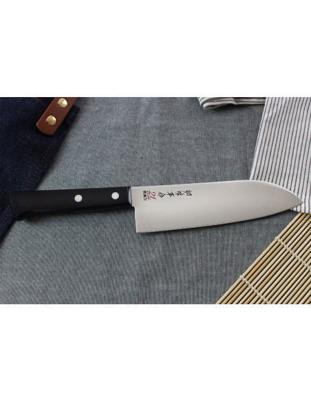 Kanetsugu Rev 21 japansk santokukniv 17cm mikrotandat blad