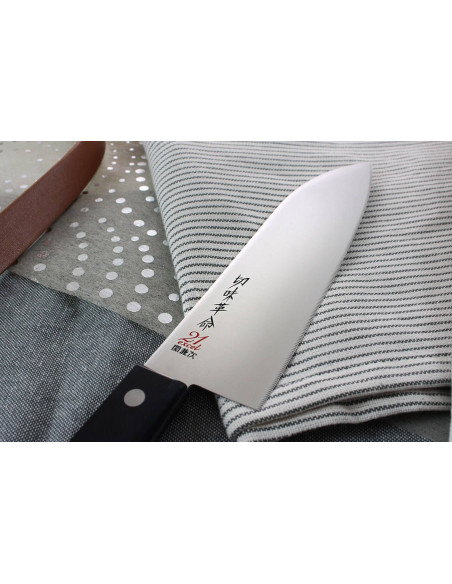 coltello santoku giapponese Kanetsugu Rev 21 con lama microseghettata da 17 cm