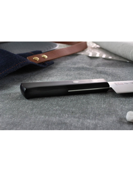 Kanetsugu Rev 21 japansk santokukniv 13,5 cm med mikrotakket blad