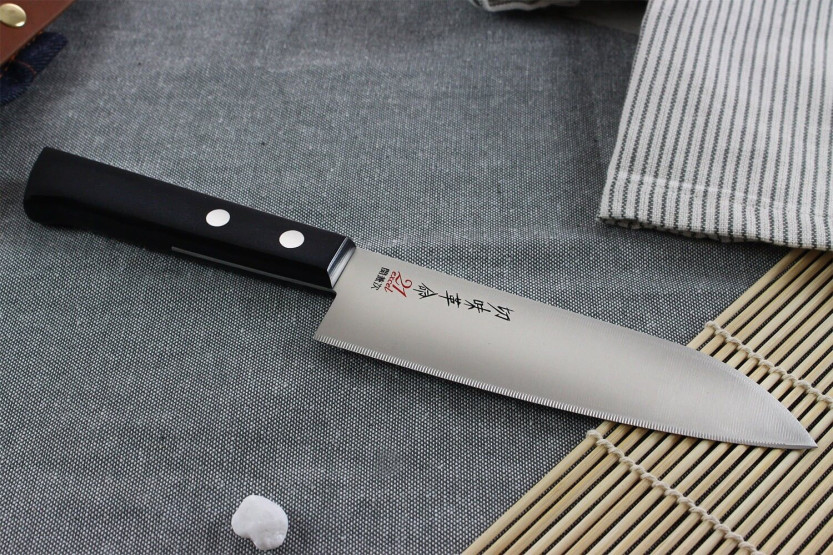 Kanetsugu Rev 21 japanese santoku knife 13.5cm micro serrated blade