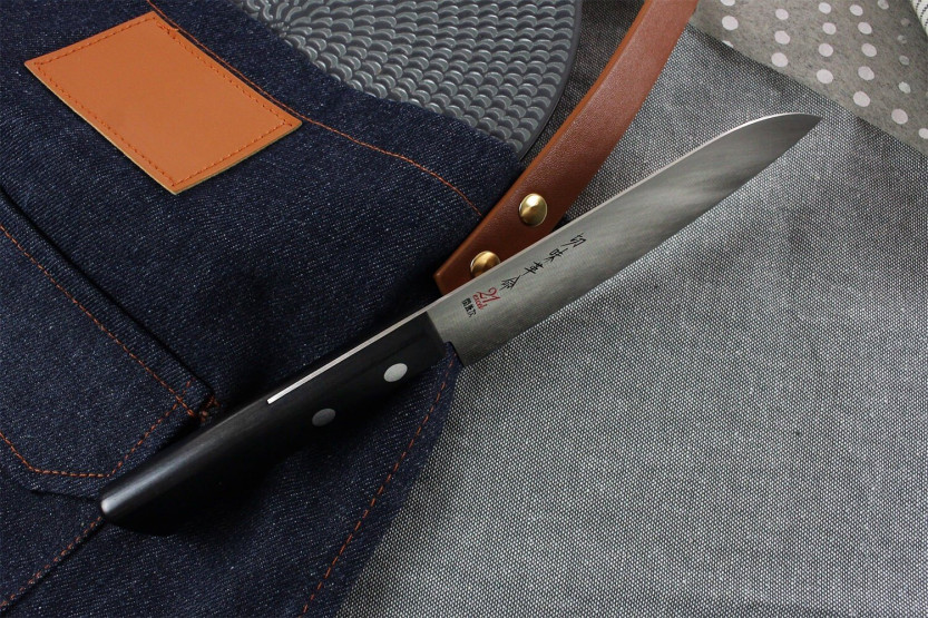 Kanetsugu Rev 21 Cuchillo santoku japonés 13,5cm hoja microdentada