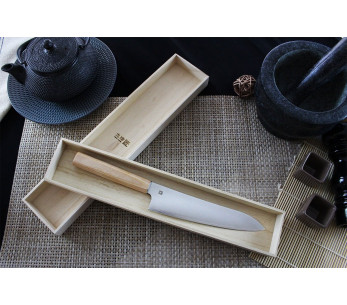 Japanisches santokumesser Shizu Hamono Yuri 18cm heller Griff 2