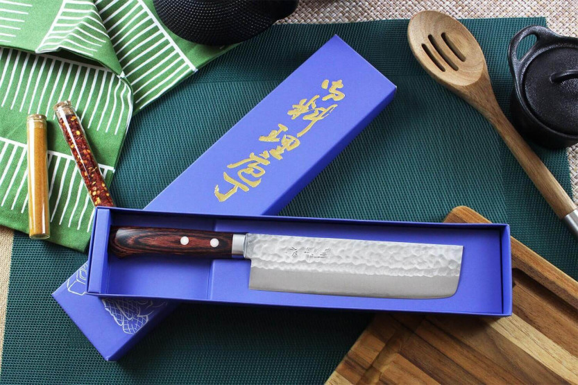 Couteau nakiri japonais artisanal Masutani 16,5 cm martelé