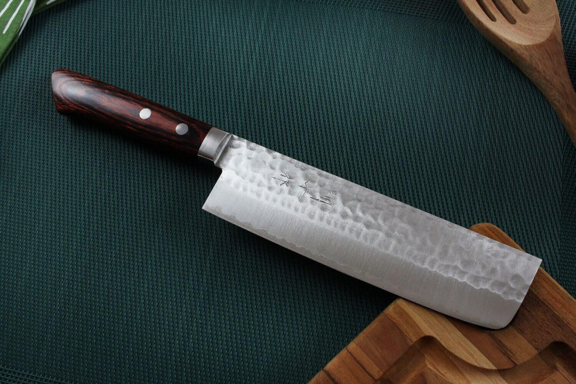 Couteau nakiri japonais artisanal Masutani 16,5cm martelé