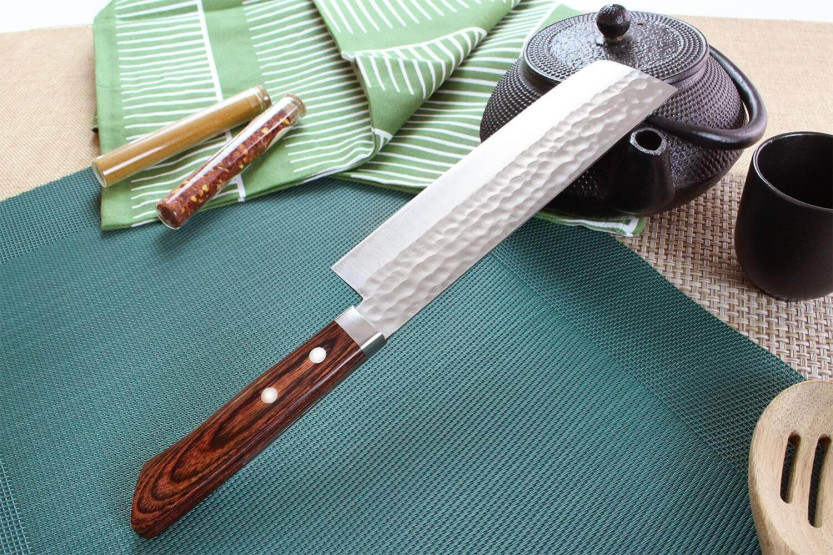 Couteau nakiri japonais artisanal Masutani 16.5cm martelé