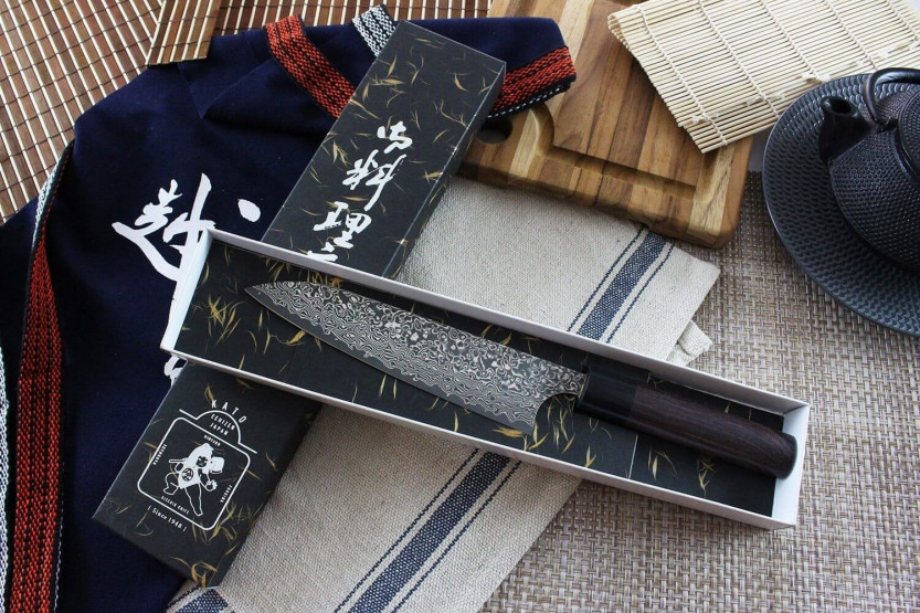 Yoshimi Kato 18 cm VG10 Damaskus nikkel håndlaget japansk kokkekniv