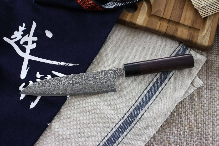 Yoshimi Kato 18 cm VG10 Damaskus nikkel håndlaget japansk kokkekniv