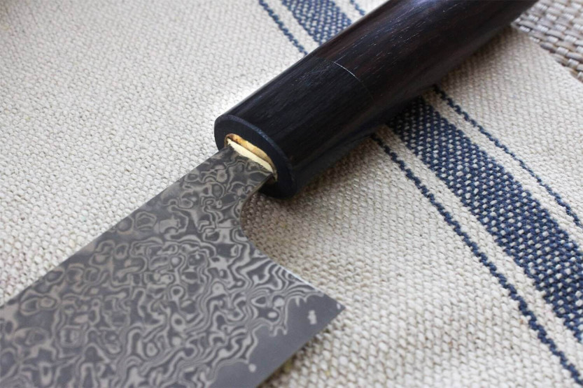 Yoshimi Kato 18 cm VG10  nikkeldamaskus håndlaget japansk kokkekniv