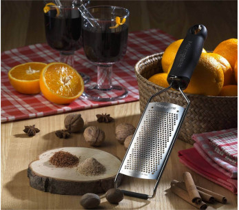 Microplane Gourmet fijnkorrelige rasp zwart handvat 2