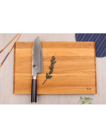 Set in scatola 1 coltello santoku Kai Shun Classic 18 cm + 1 tavola di legno KAI in omaggio